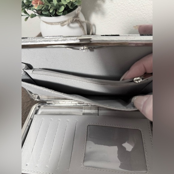 Metallic Checkered Hard-Shell Clutch/Wallet with Card Slots STATEMENT PIECE - Picture 7 of 12